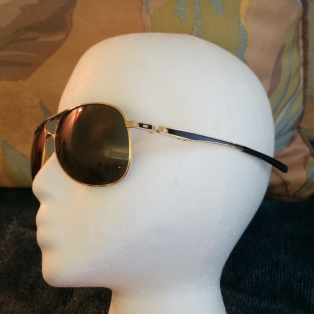 Oakley Plaintiff Sunglasses Gold
